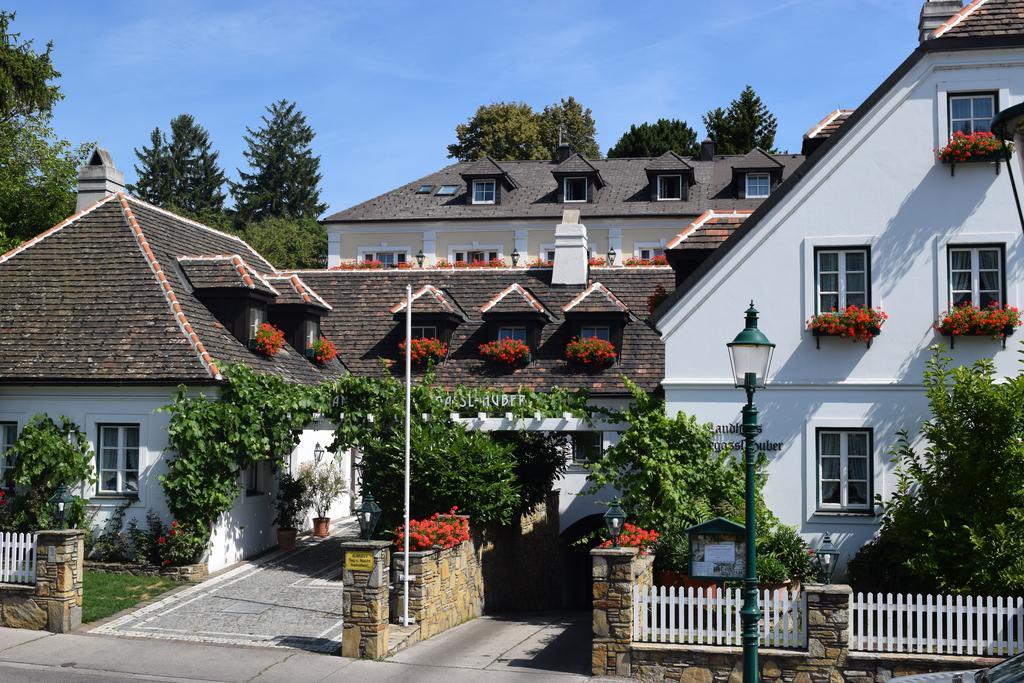Hotel Landhaus Fuhrgassl-Huber Виена Екстериор снимка