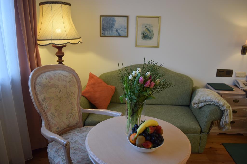 Hotel Landhaus Fuhrgassl-Huber Виена Екстериор снимка