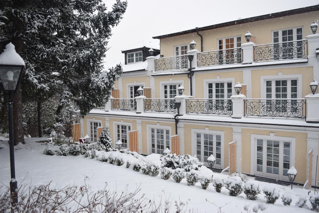 Hotel Landhaus Fuhrgassl-Huber Виена Екстериор снимка