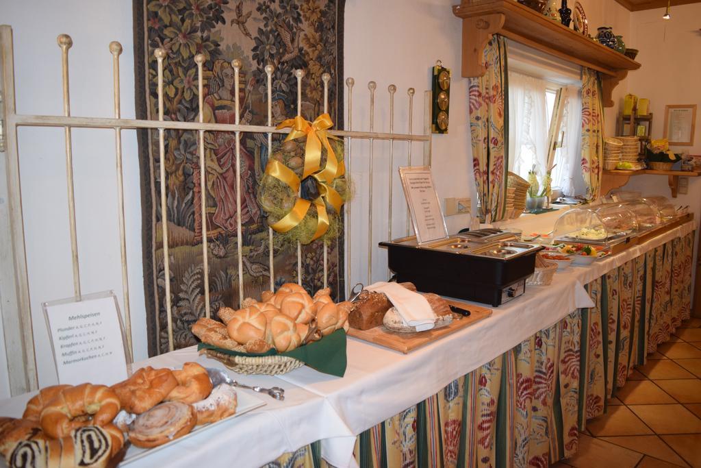 Hotel Landhaus Fuhrgassl-Huber Виена Екстериор снимка