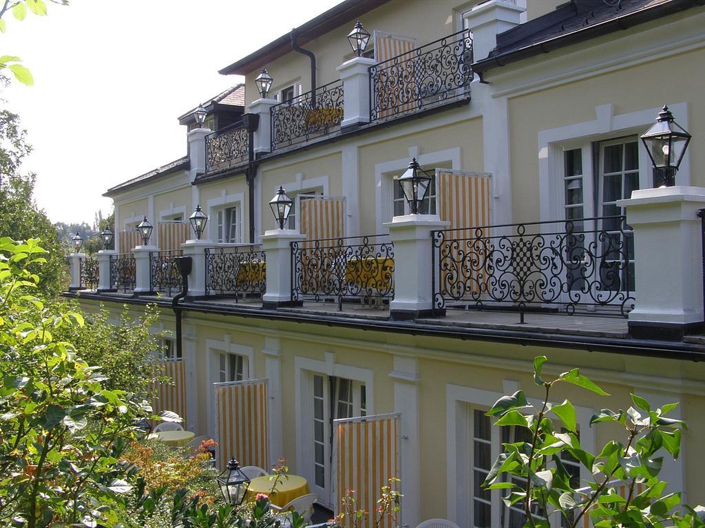 Hotel Landhaus Fuhrgassl-Huber Виена Екстериор снимка