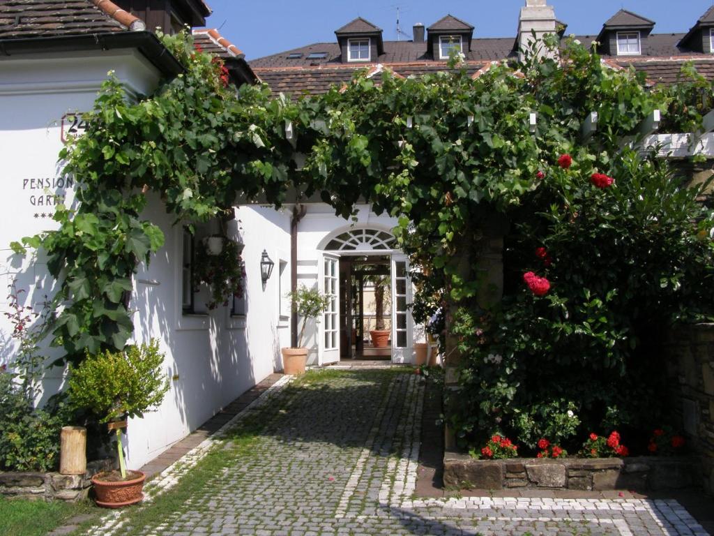 Hotel Landhaus Fuhrgassl-Huber Виена Екстериор снимка